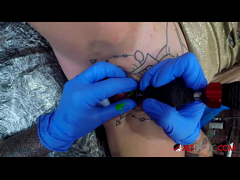 ❤️ Ekstreme tatuita varmulo Sully Savage ricevis tatuon sur sia klitoro ❤️❌ Hejmfarita porno ĉe eo.playcrot69.top ☑